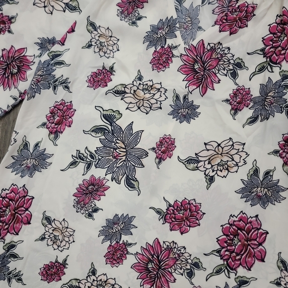Ophelia Roe floral blouse size M - Picture 3 of 5